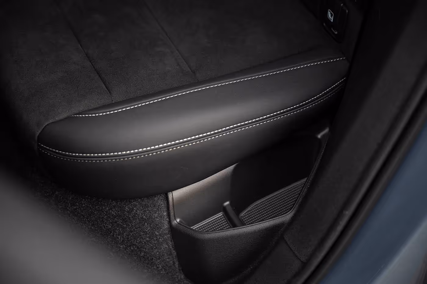 Džepovi između zadnjih sedišta i vrata pokazuju da se mnogo radilo na funkcionalnosti