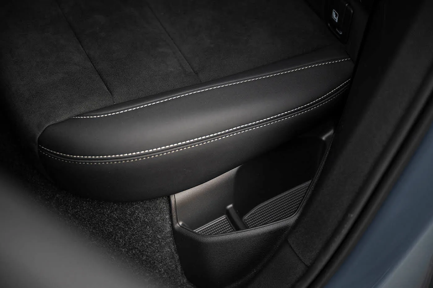 Džepovi između zadnjih sedišta i vrata pokazuju da se mnogo radilo na funkcionalnosti