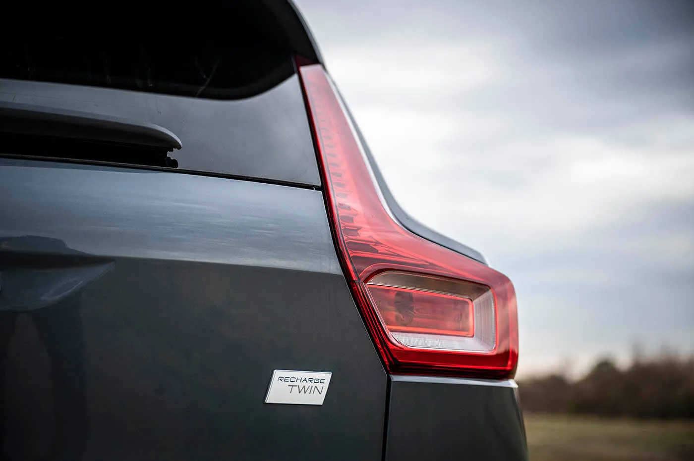 Zadnje svetlosne grupe imaju prepoznatljiv oblik za Volvo automobile