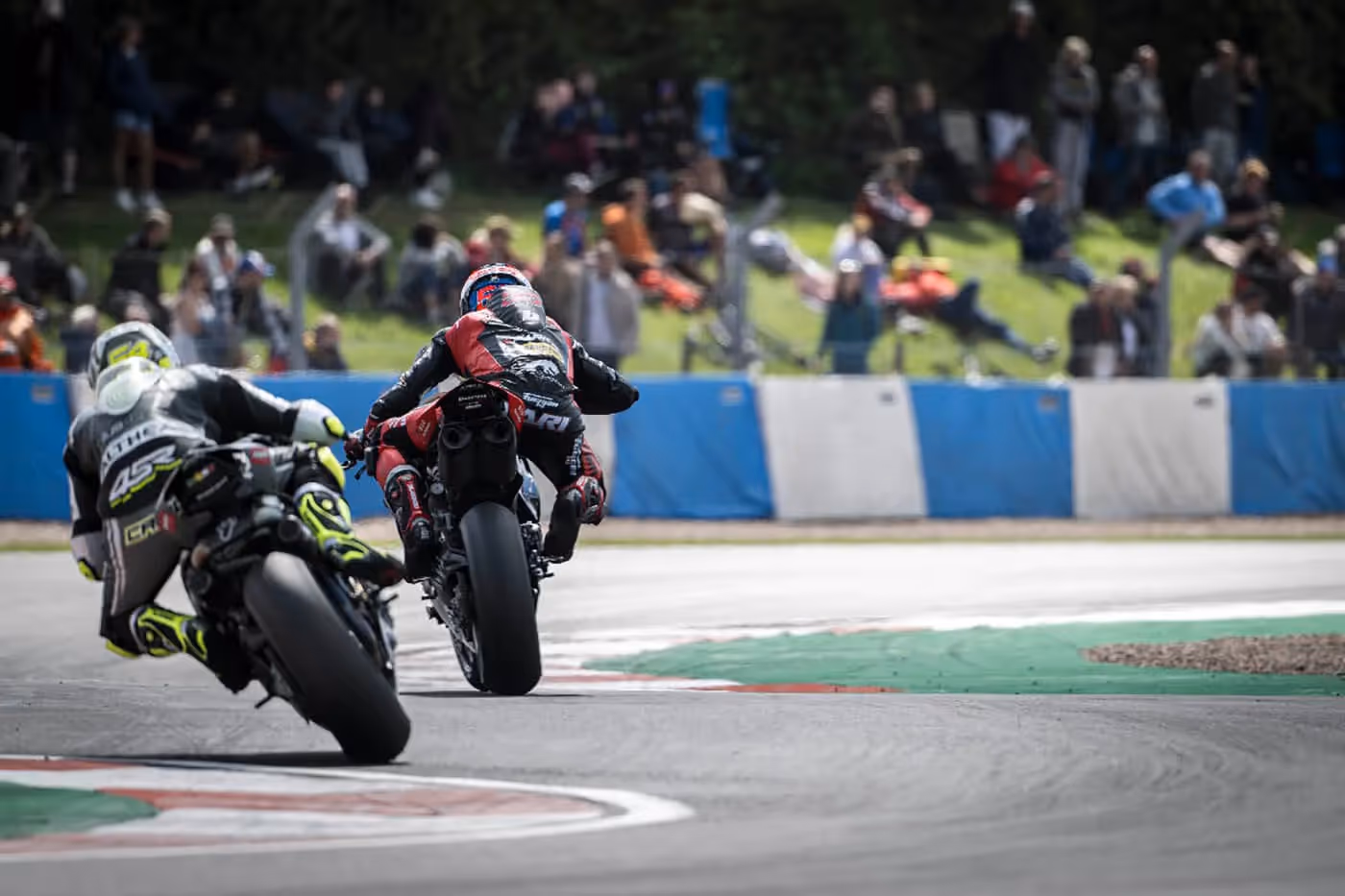 Prelaskom u Barni Spark Racing Team, Montella je motocikl marke Kawasaki zamenio za Ducati Panigale V2