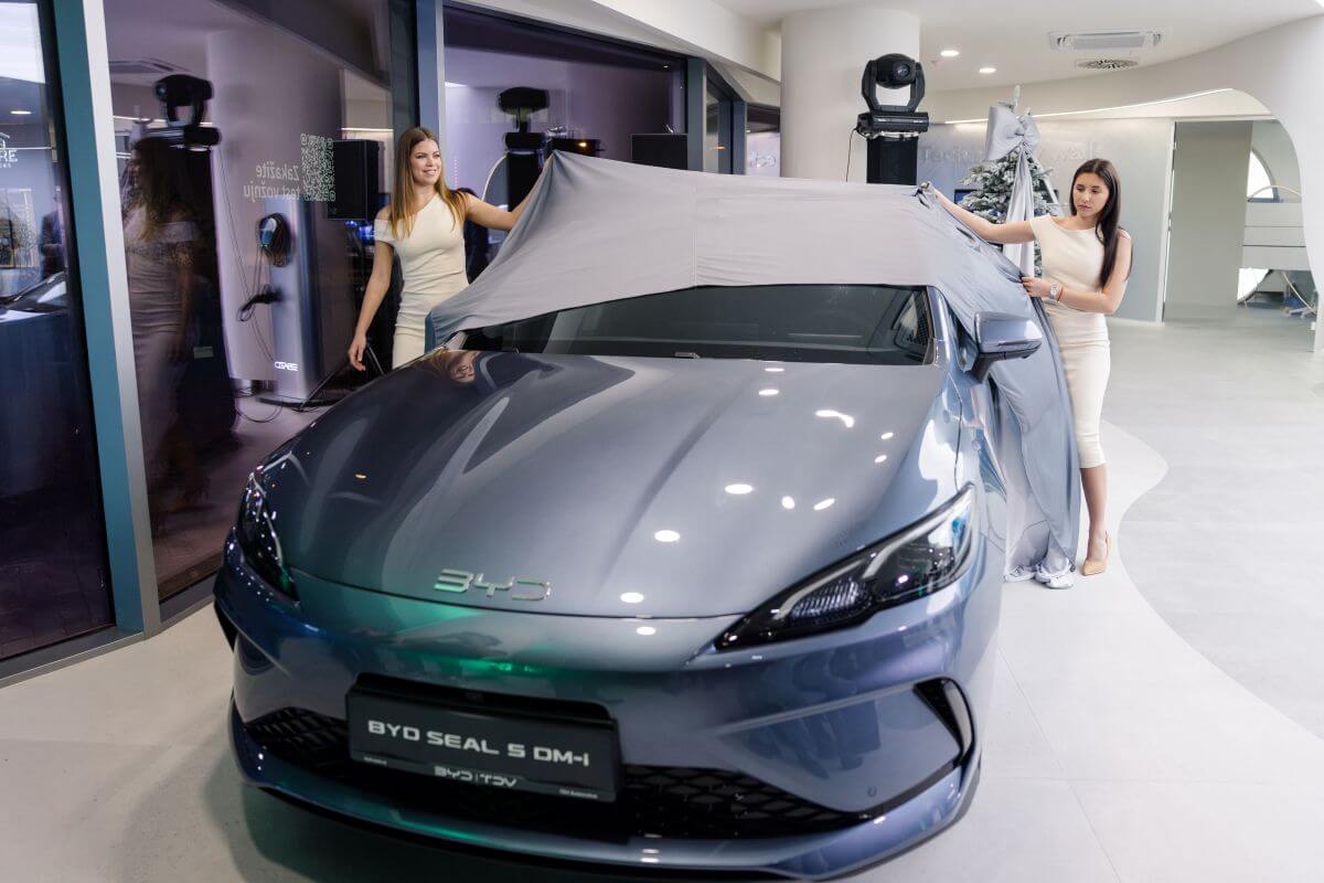 Hibrid budućnosti stigao u Srbiju