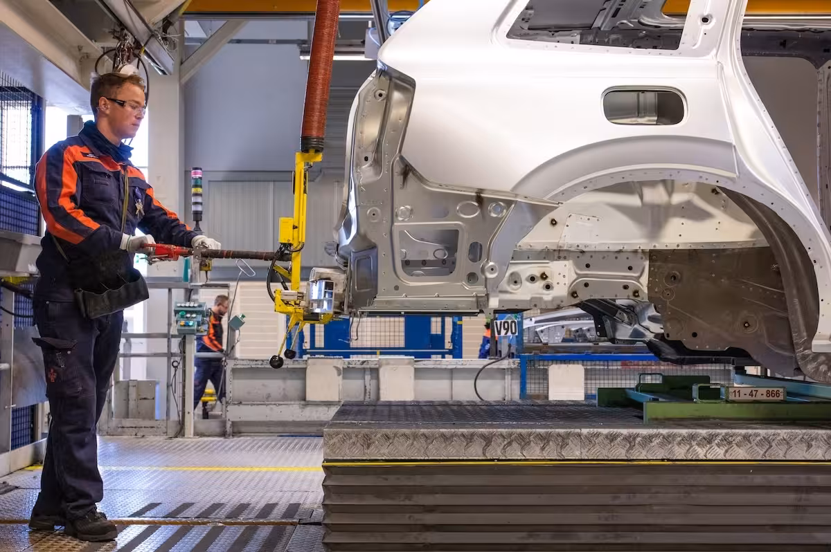 Volvo na udaru krize: Ugroženo čak 3.000 radnih mesta u legendarnoj fabrici!