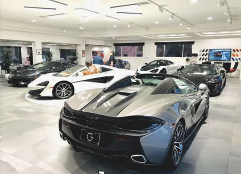BEVERLY HILLS Showroom