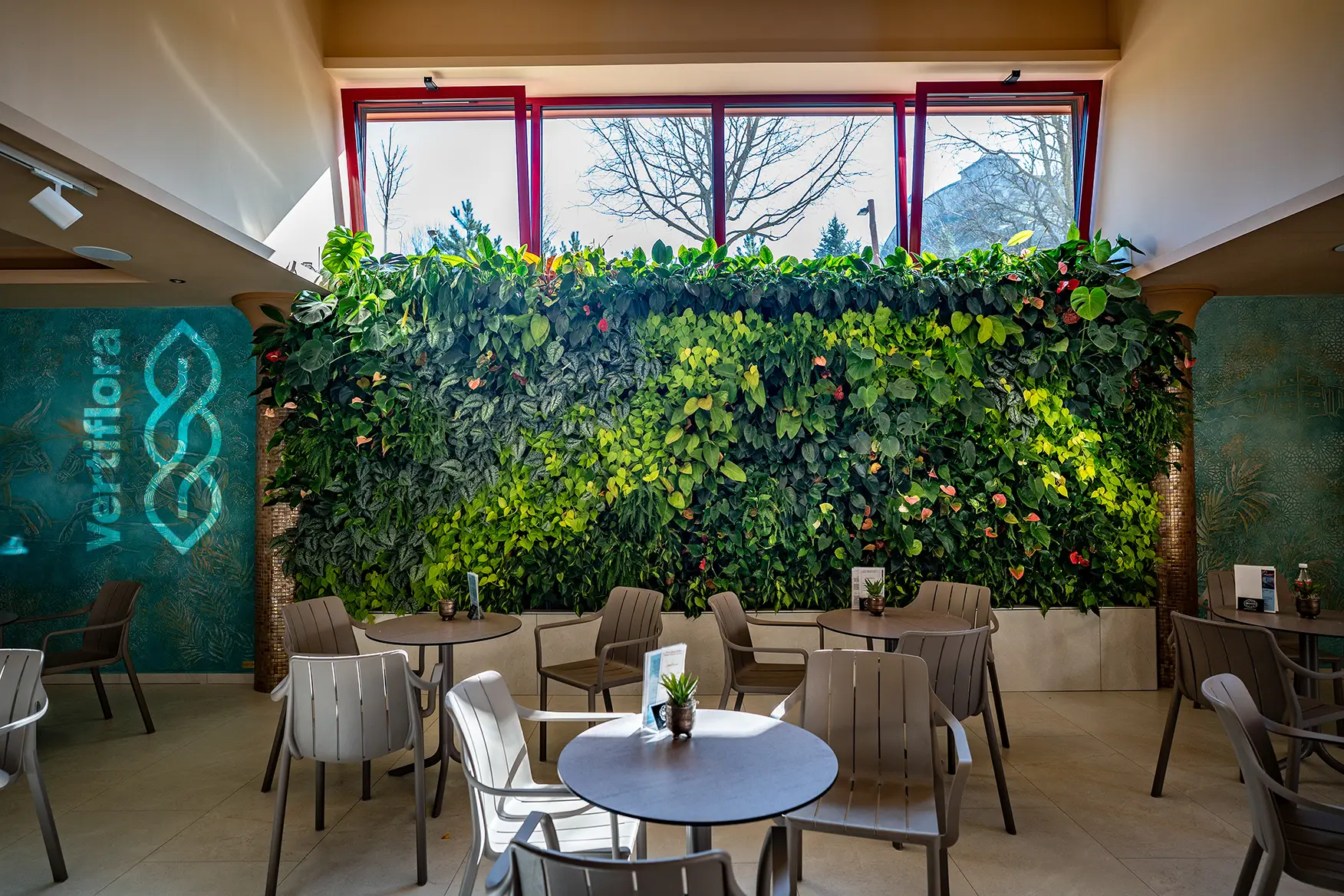 Hotel kapitány zöldfal