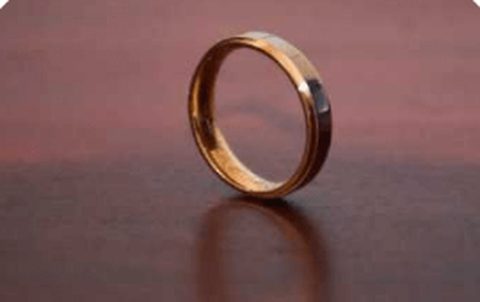 Gold wedding band
