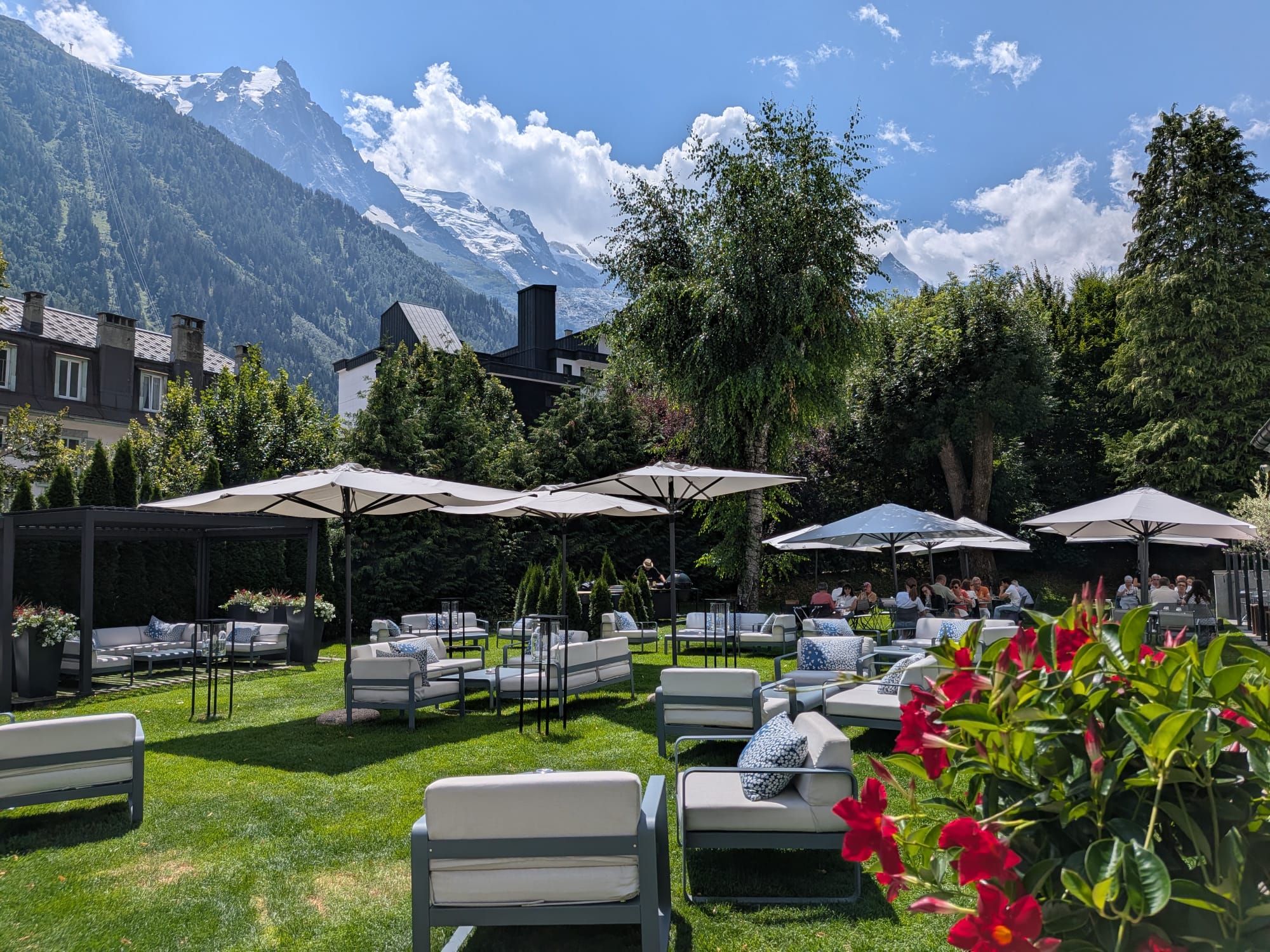 Barbecue dans les jardins de l'Hôtel Mont-Blanc