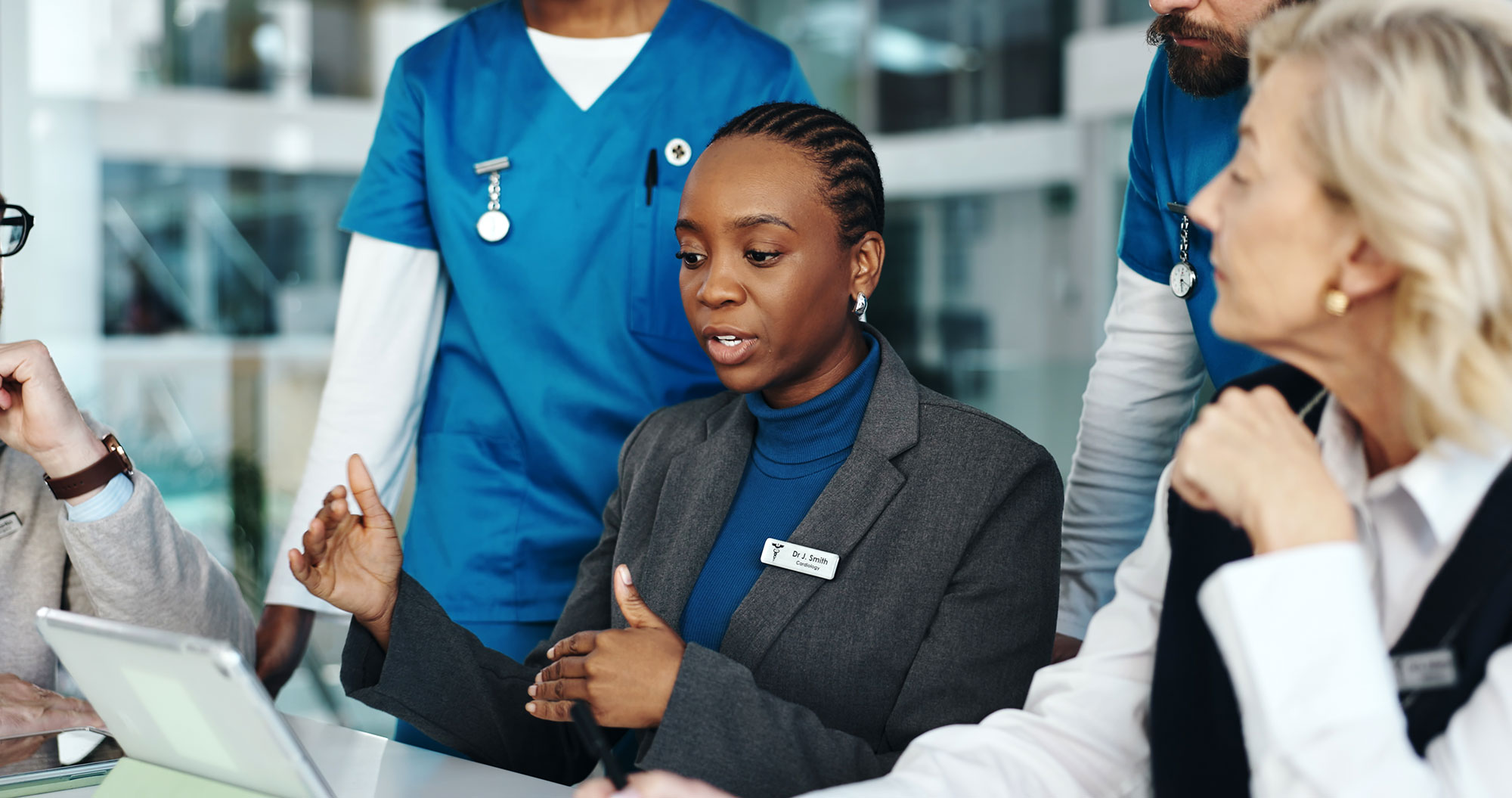 Hospital leader with nurses