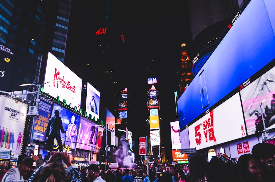 Creating Dynamic Digital Signage: A Guide to Elevate Your Retail Brand's Presence