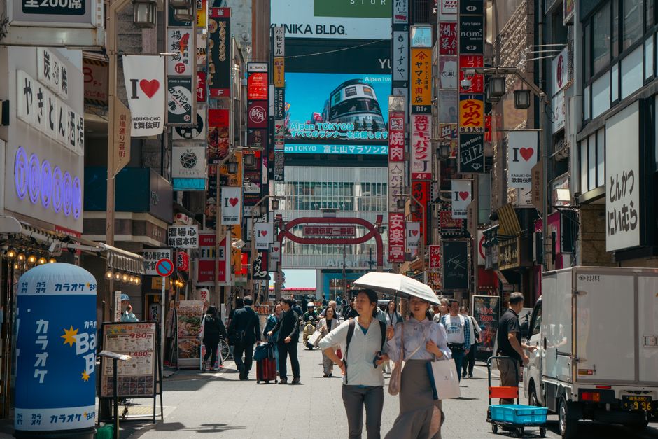 5 Innovative Ways Digital Signage Elevates Retail Engagement