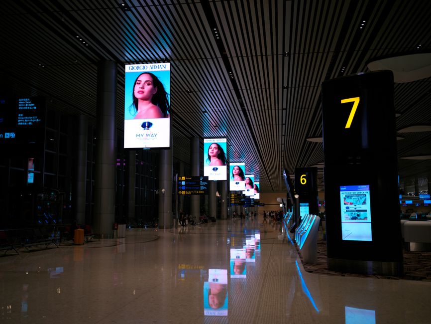 Creating Compelling Digital Signage Content for Your Retail Business: Expert Tips for Captivating Customers | Spaik Digital Advertising