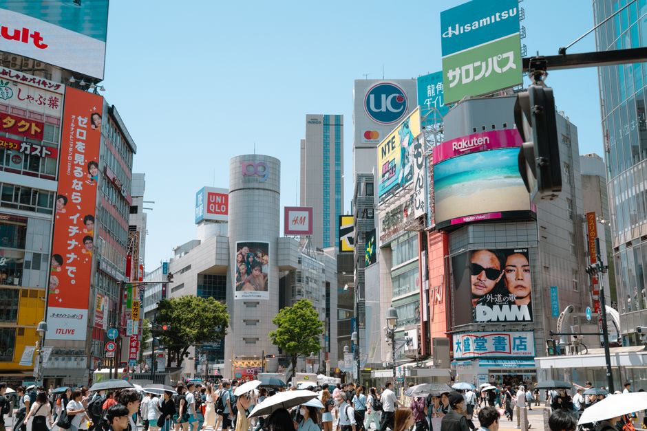 Unlock the Power of Digital Signage for Retail Success with Spaik's Solutions