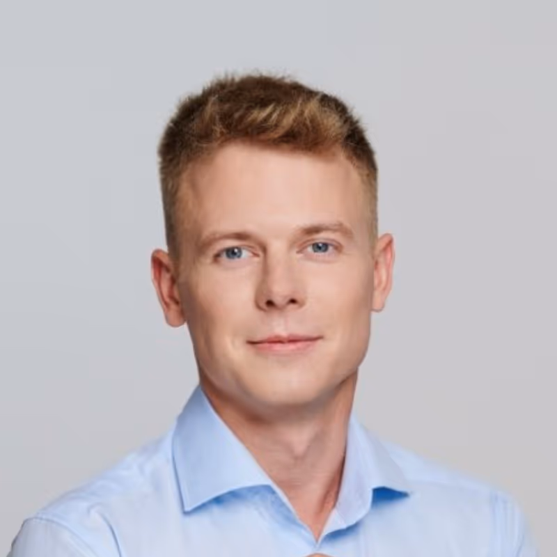 Portret Adriana Fąk z Aimwise