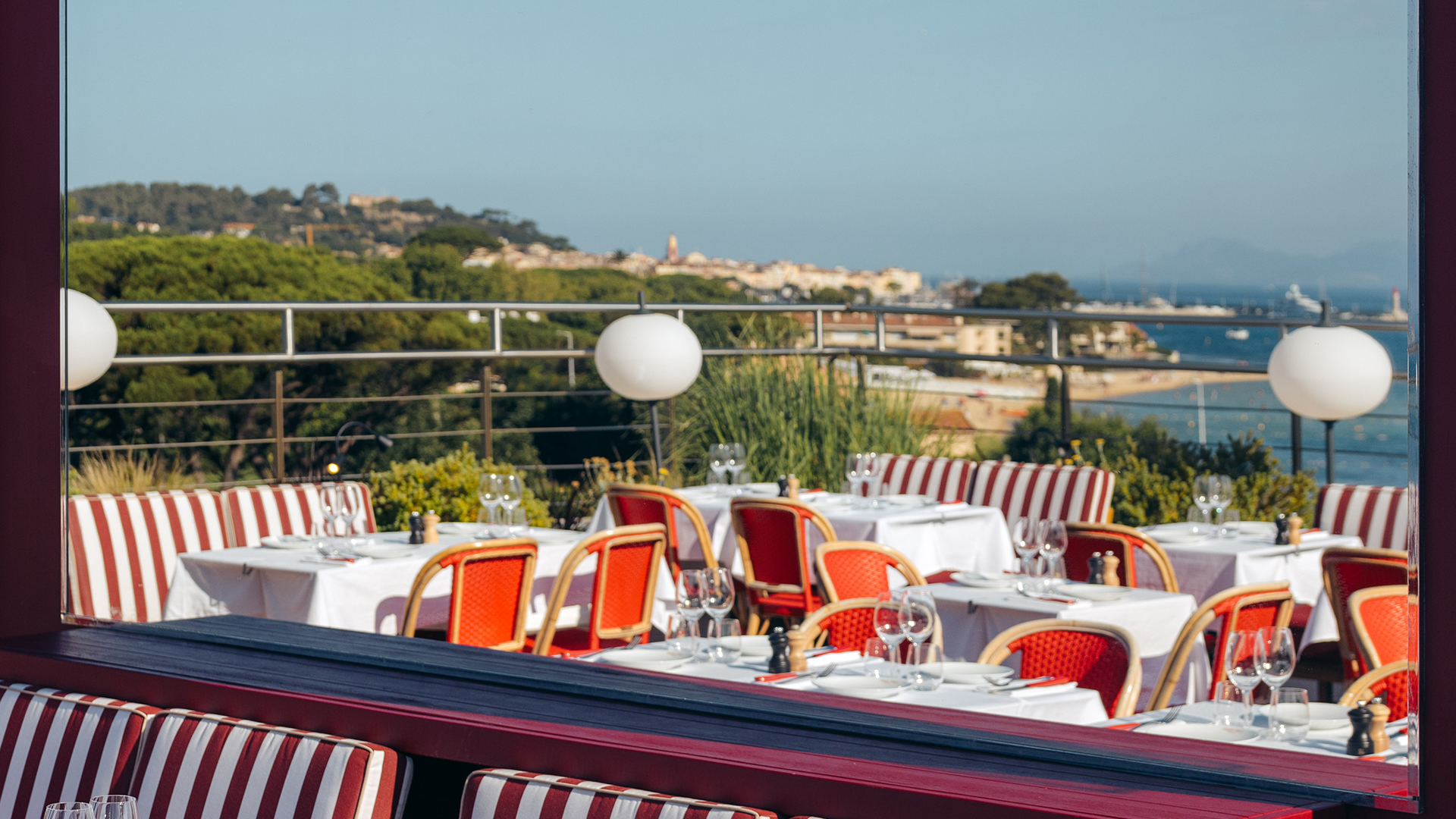 Le groupe Machefert, groupe d'hospitalité français, présente le rooftop du Kube à Saint-Tropez 