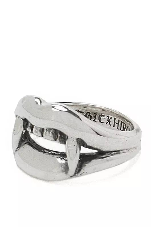 Yohji Yamamoto M Vampire Fang Ring