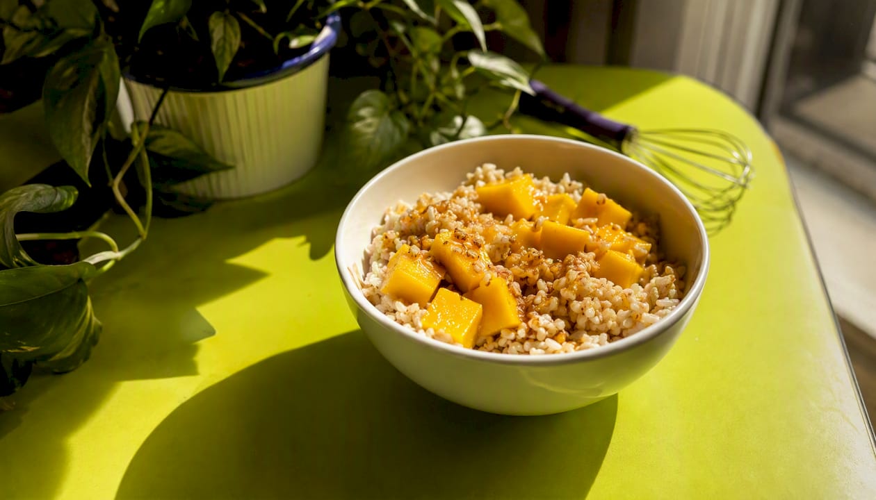 Carbohydrate rich pre-workout meal bowl