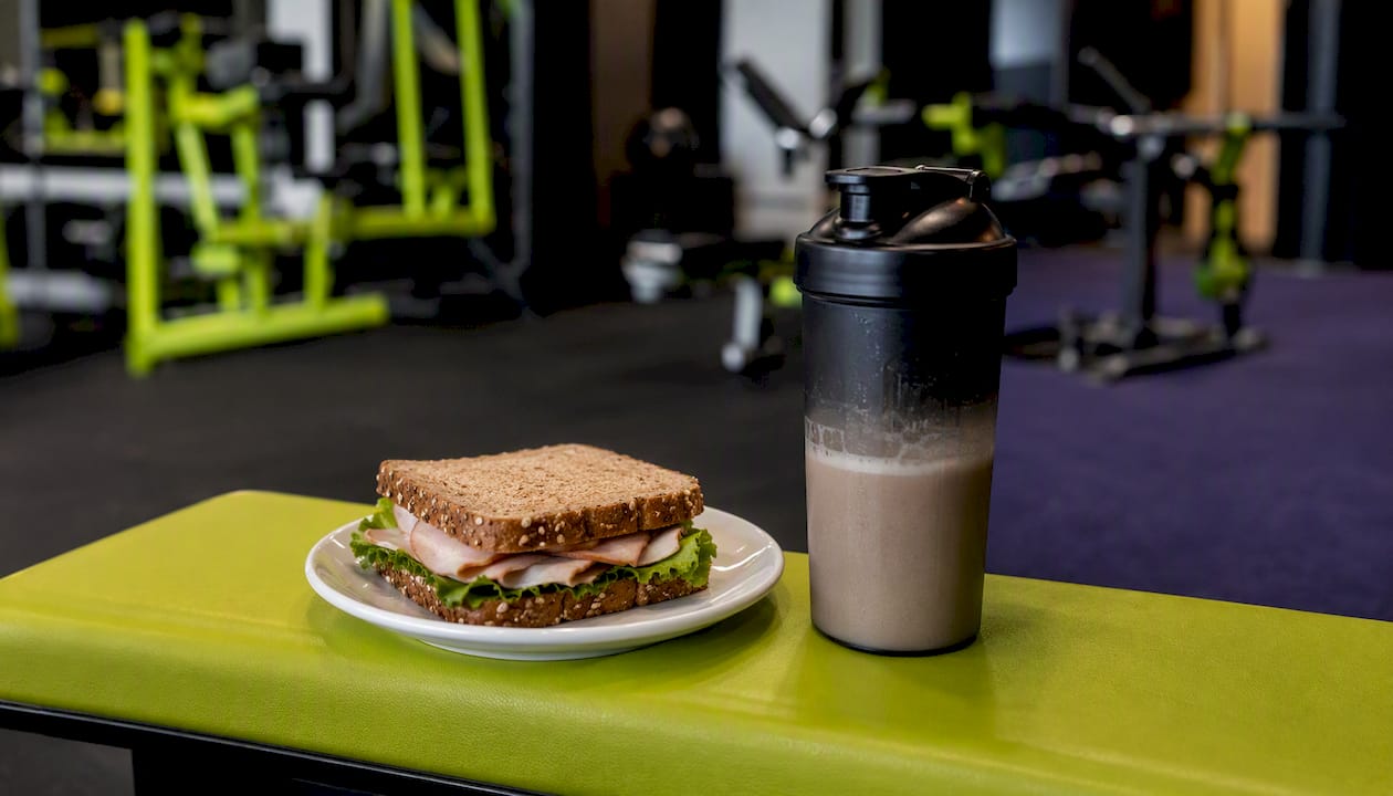 Light pre-workout meal with turkey sandwich and protein shake