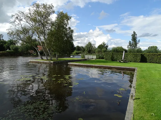 Eigen haven en privé-eilandje bij Vakantiehuis De Wielen
