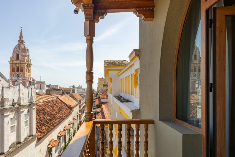 Balcón de El Balconario by Faranda BoutiqueVista desde un balcón de El Balconario by Faranda Boutique hacia la Calle del Coliseo y el Centro Histórico de Cartagena.