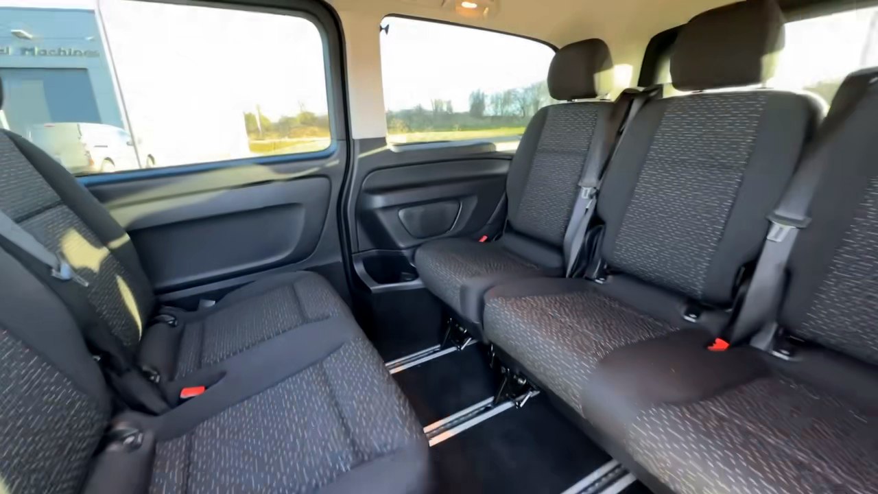 Banquettes arrière du minibus Mercedes Vito