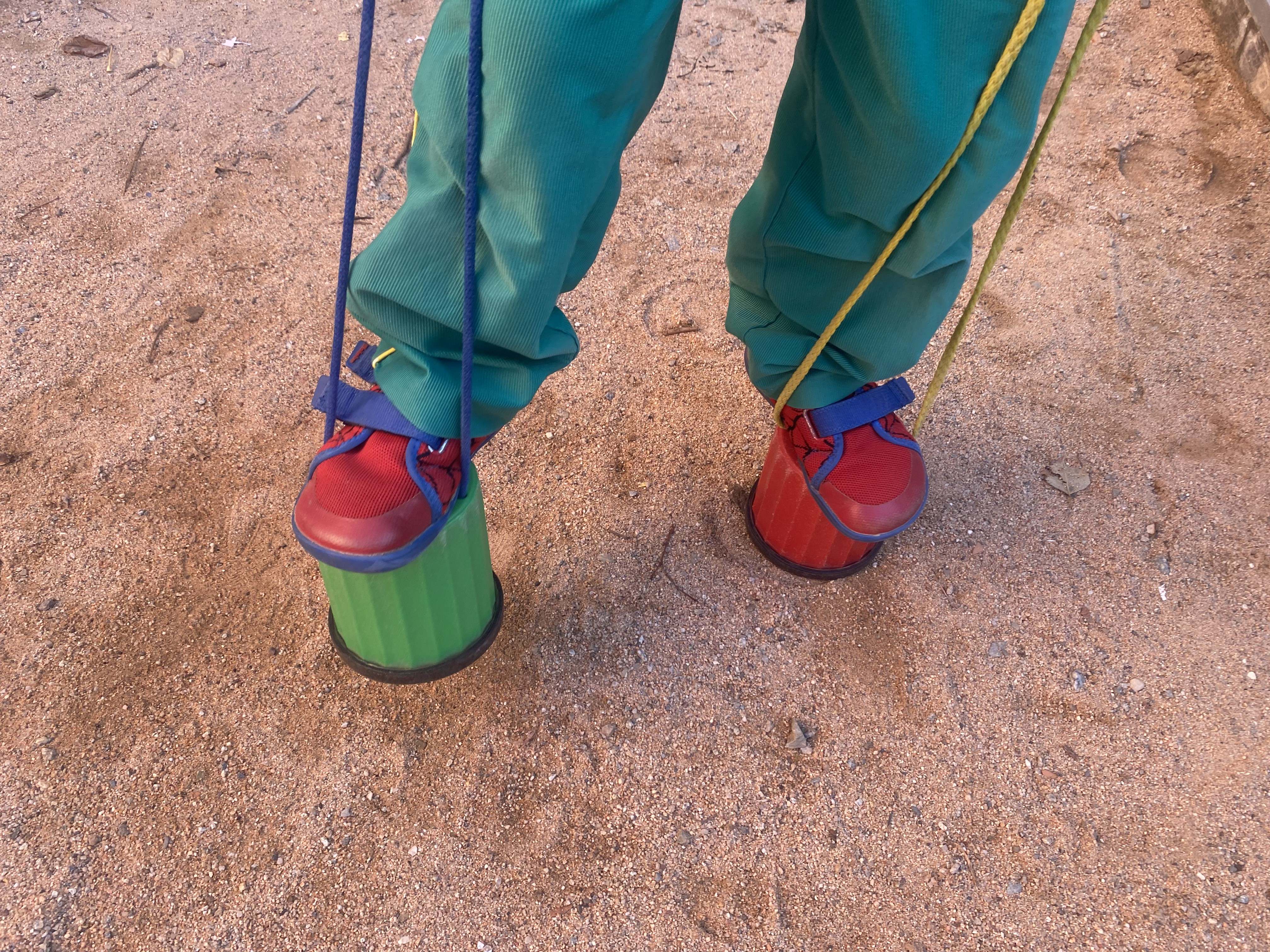 Flamencs i Pirates sortim a fer la psicomotricitat al pati