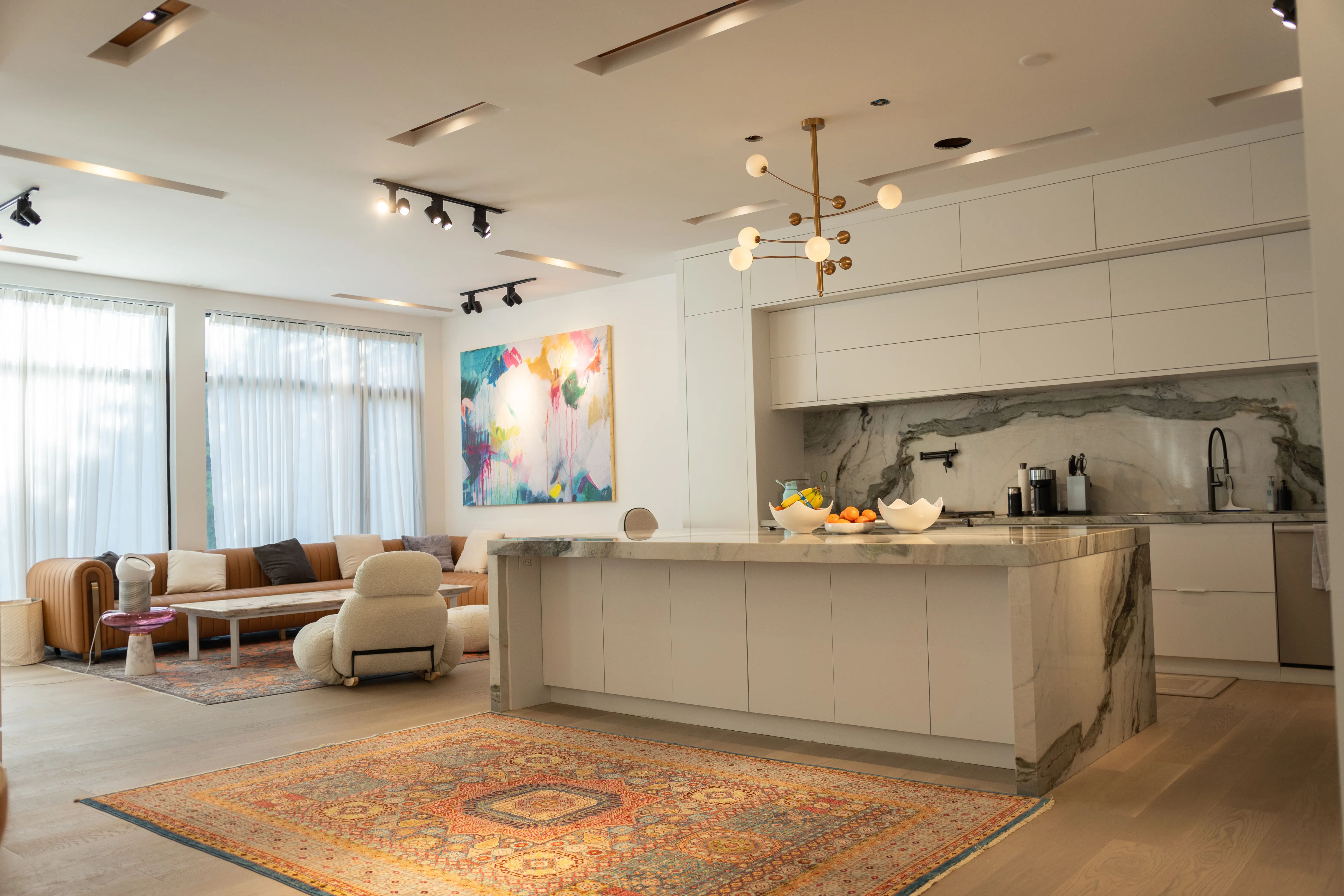 A picture of our Lorne Park Interior, depicting artistic design.