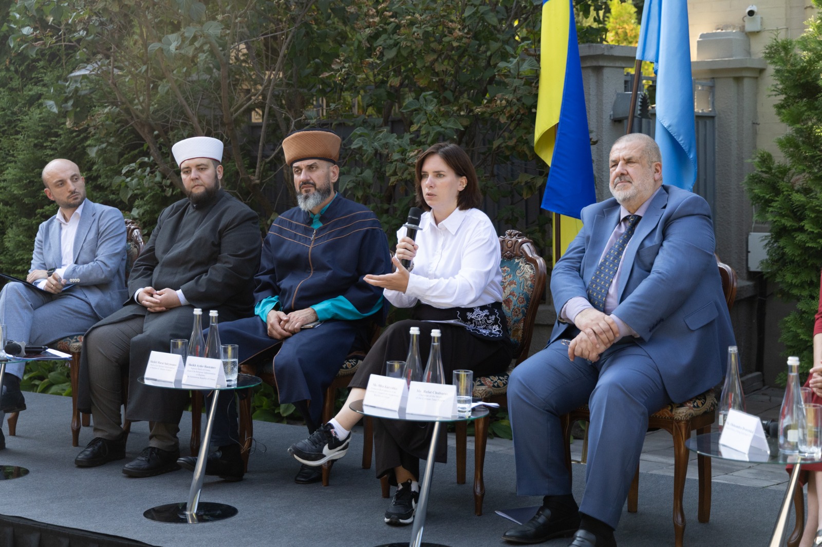 Іноземним дипломатам розповіли про переслідування українців і кримських татар на окупованому півострові