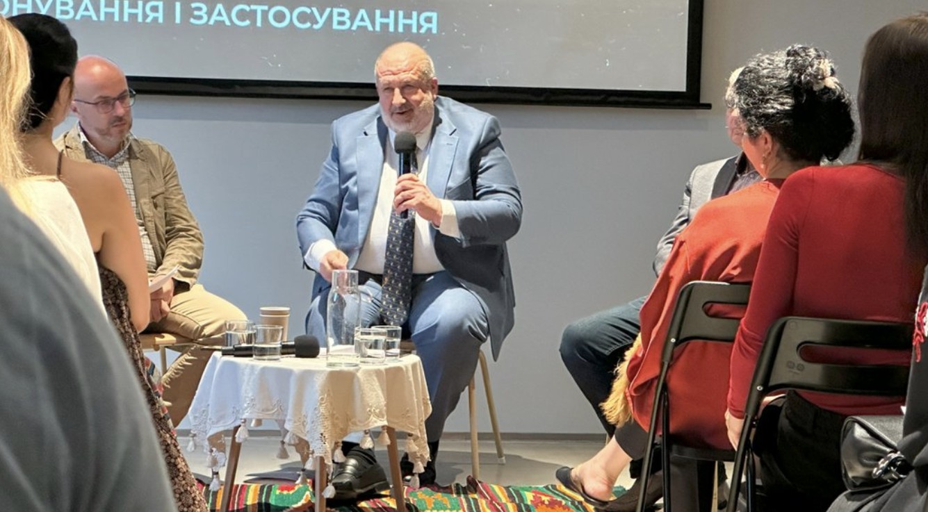 Чубаров наголошує на необхідності створення шкіл з кримськотатарською мовою навчання