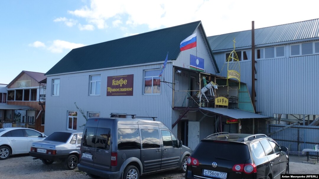 На плато Ай-Петрі окупанти пообіцяли гірськолижний центр, створили приватну забудову і легалізують її заднім числом