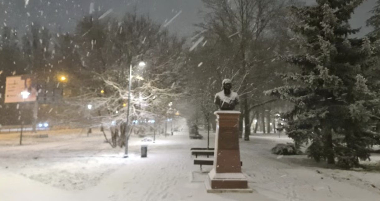 Сильний снігопад паралізував окупаційну владу Сімферополя