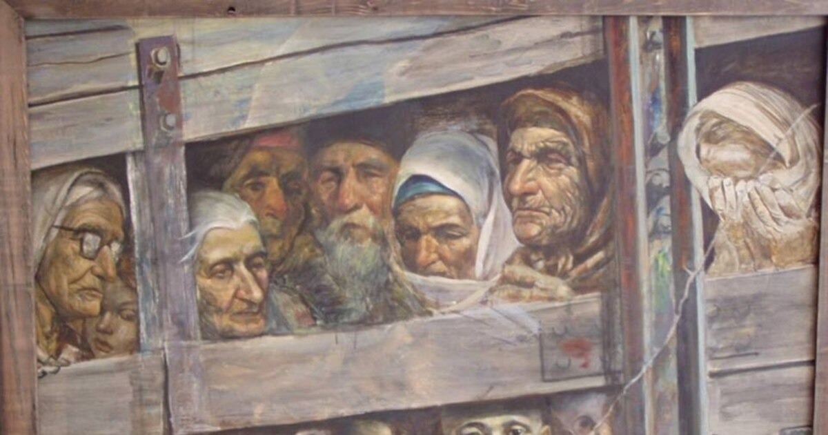 Дати паспорт - забрати паспорт: чому позбавленням кримців російського громадянства Путін перевершив Сталіна і Гітлера 