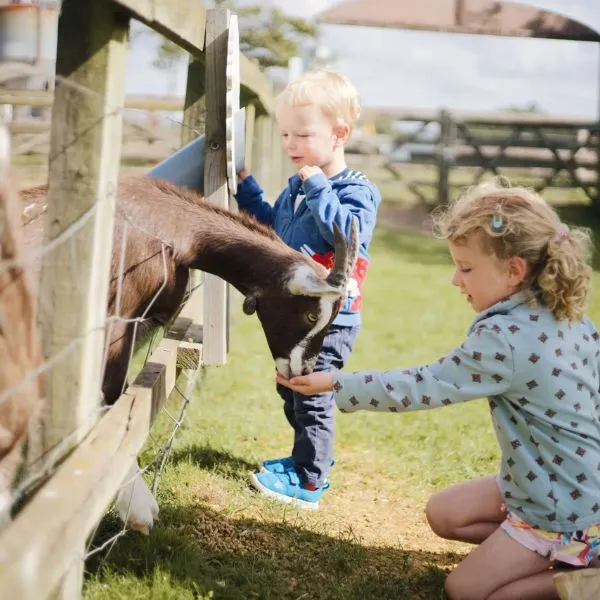 Easton Farm Park logo
