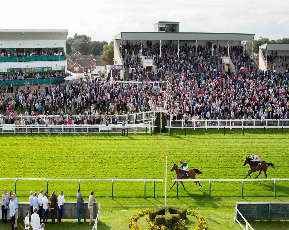 Great Yarmouth Racecourse logo