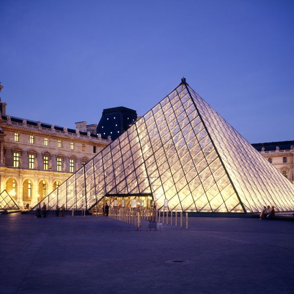 The Louvre logo