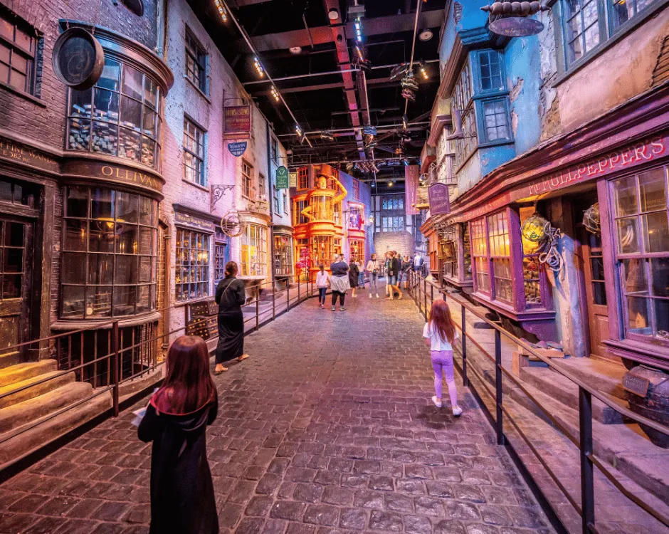 Warner Bros. Studio Tour logo