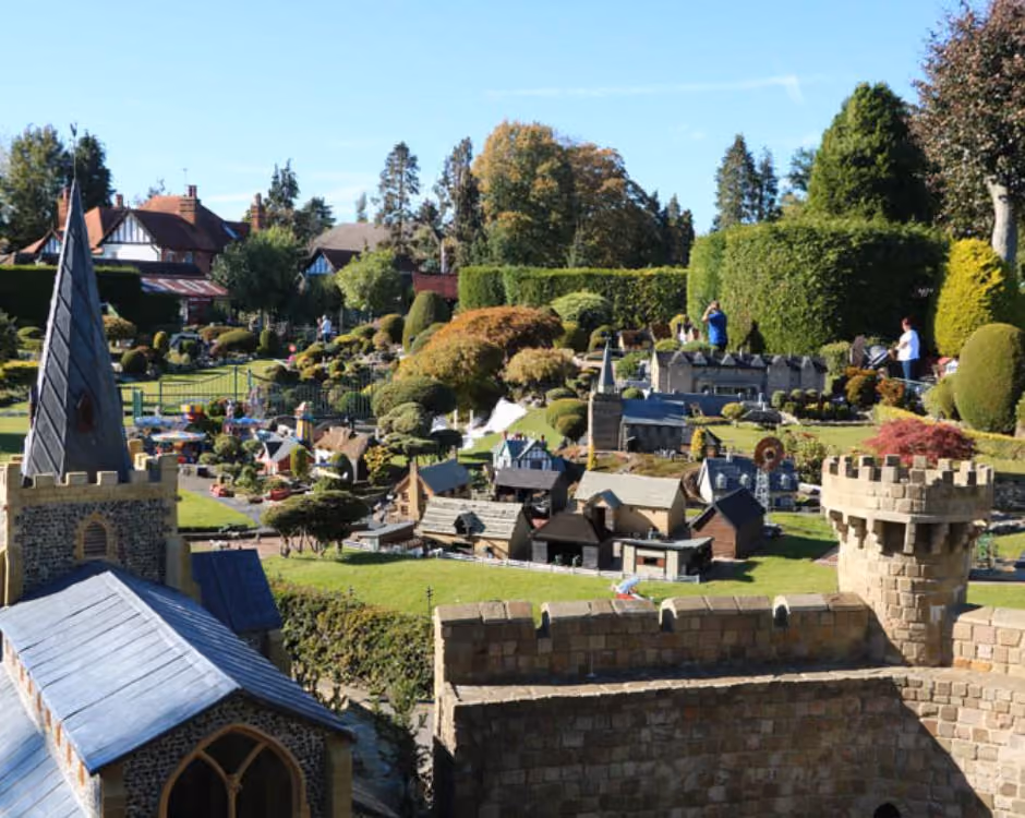 Bekonscot Model Village logo