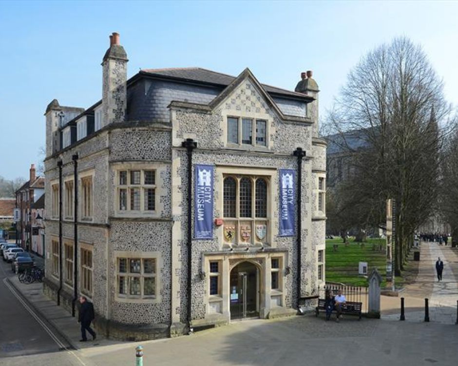 Winchester City Museum logo