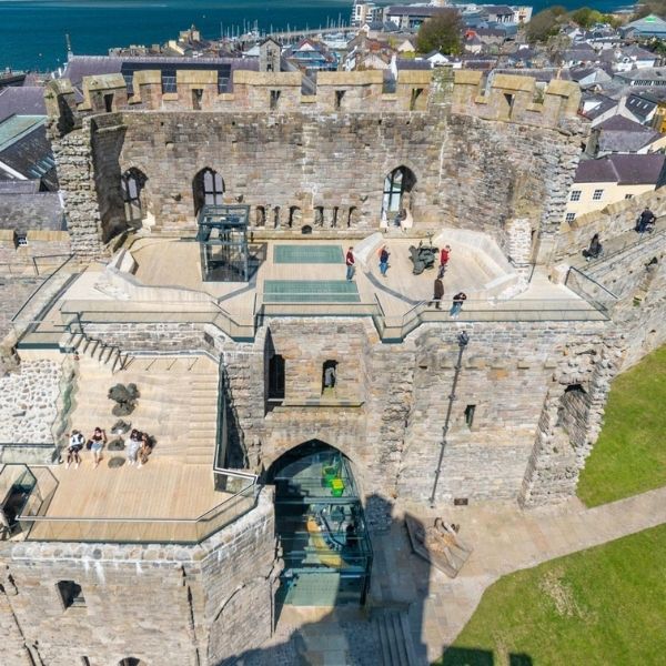 Castell Caernarfon logo