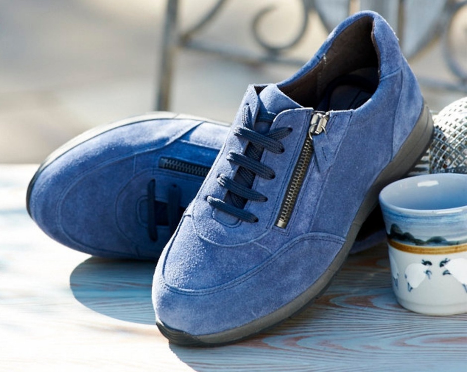 DB Wider Fit Shoes logo