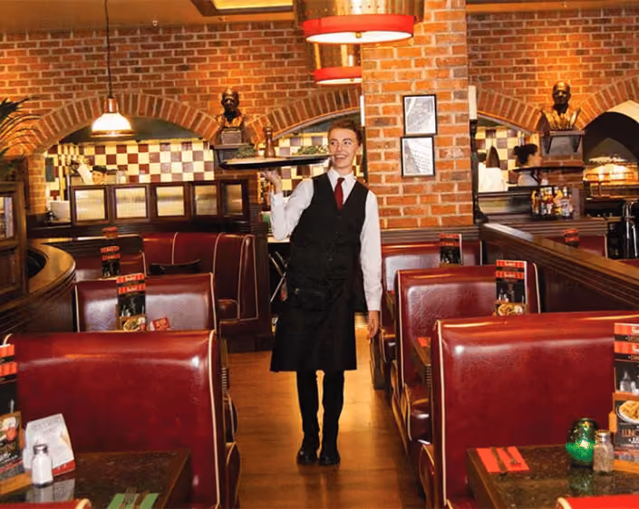 Frankie & Bennys logo