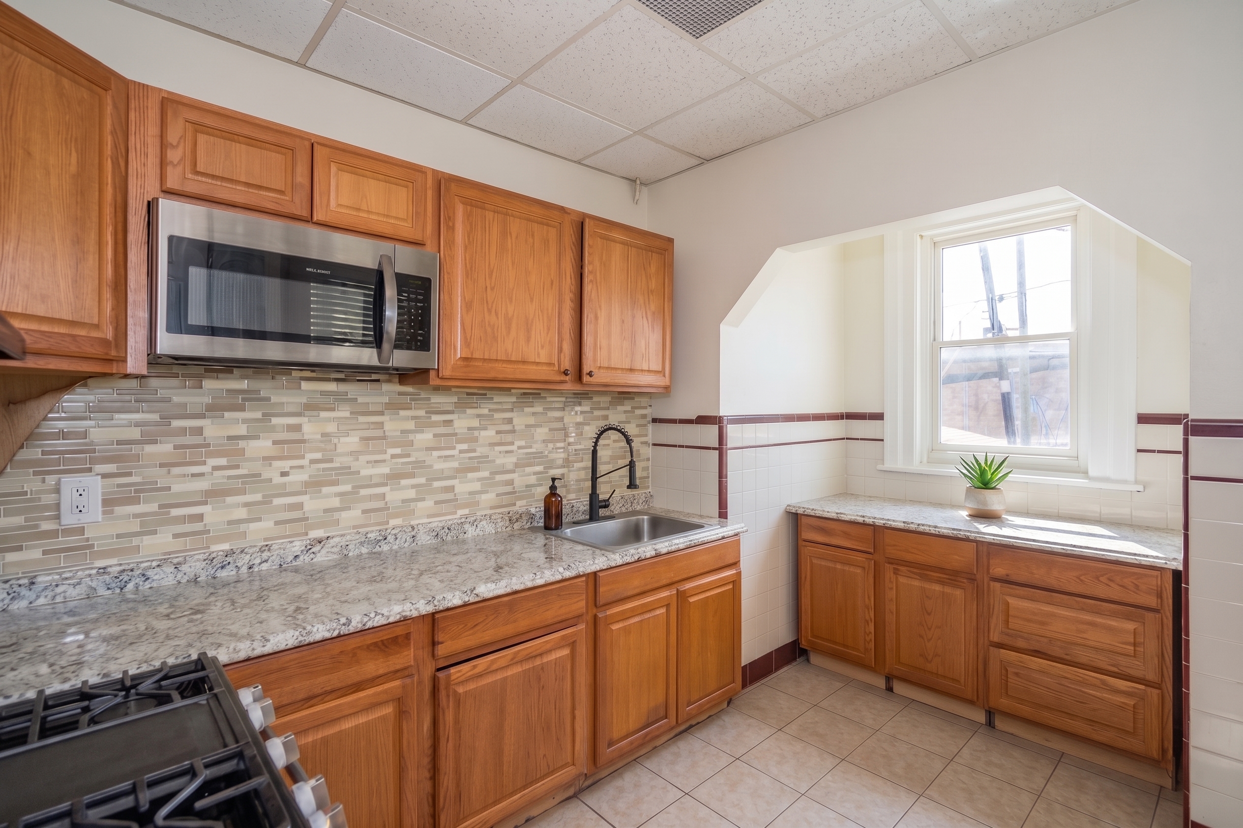 428 MONTCLAIR AVE