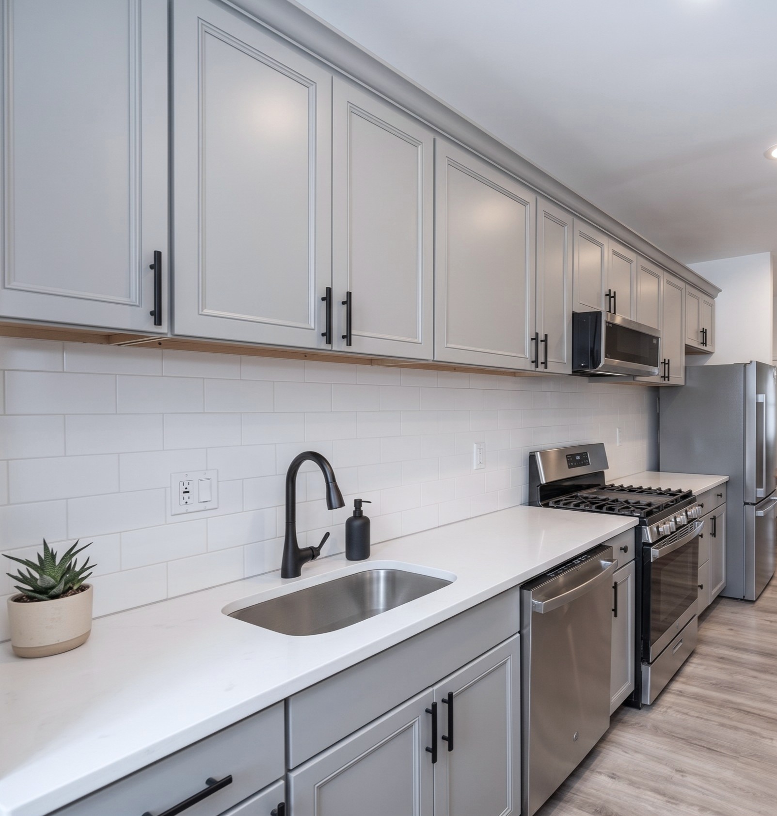 430 MONTCLAIR AVE