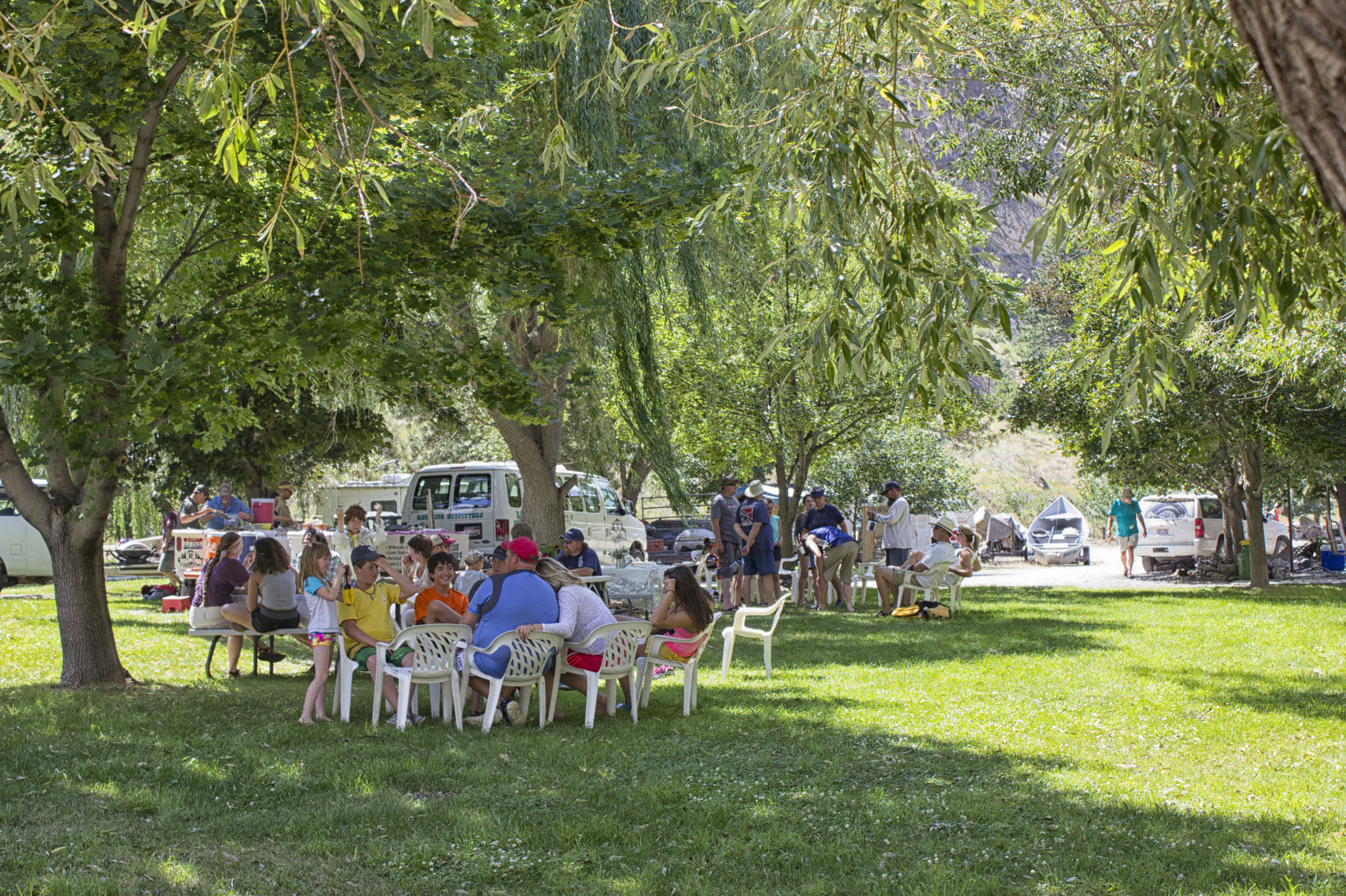 A group has lunch on the Salmon River