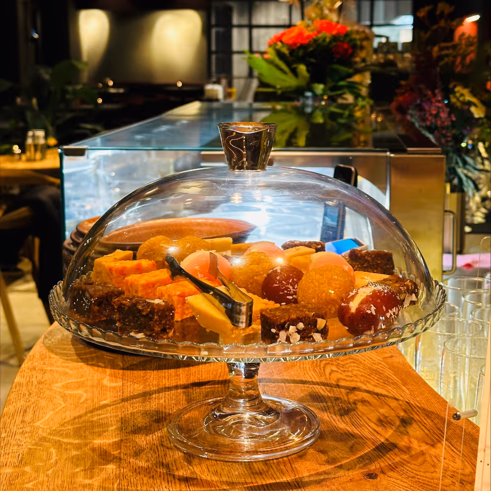 Bild kleiner indischer Spezialitäten aus dem Restaurant SVAAdish Eimsbüttel