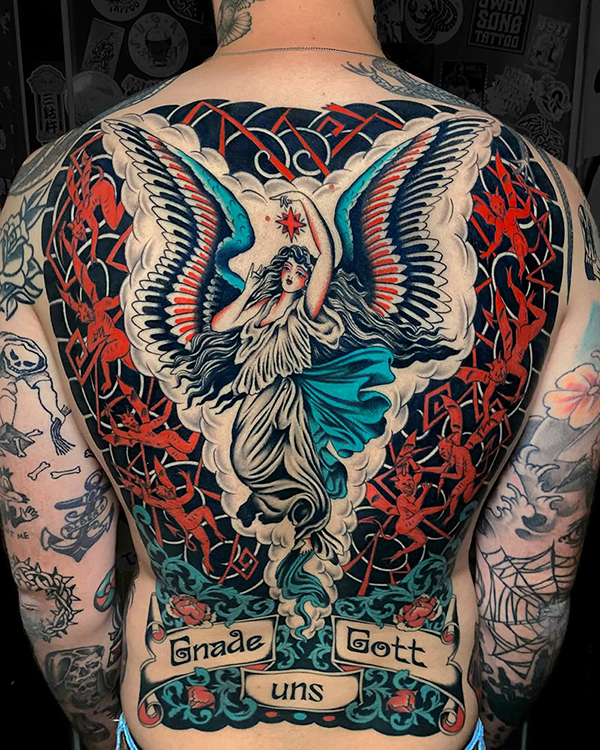 Mauro-Quaresima-traditional-backpiece-angel-Spider Web Tattoo Berlin