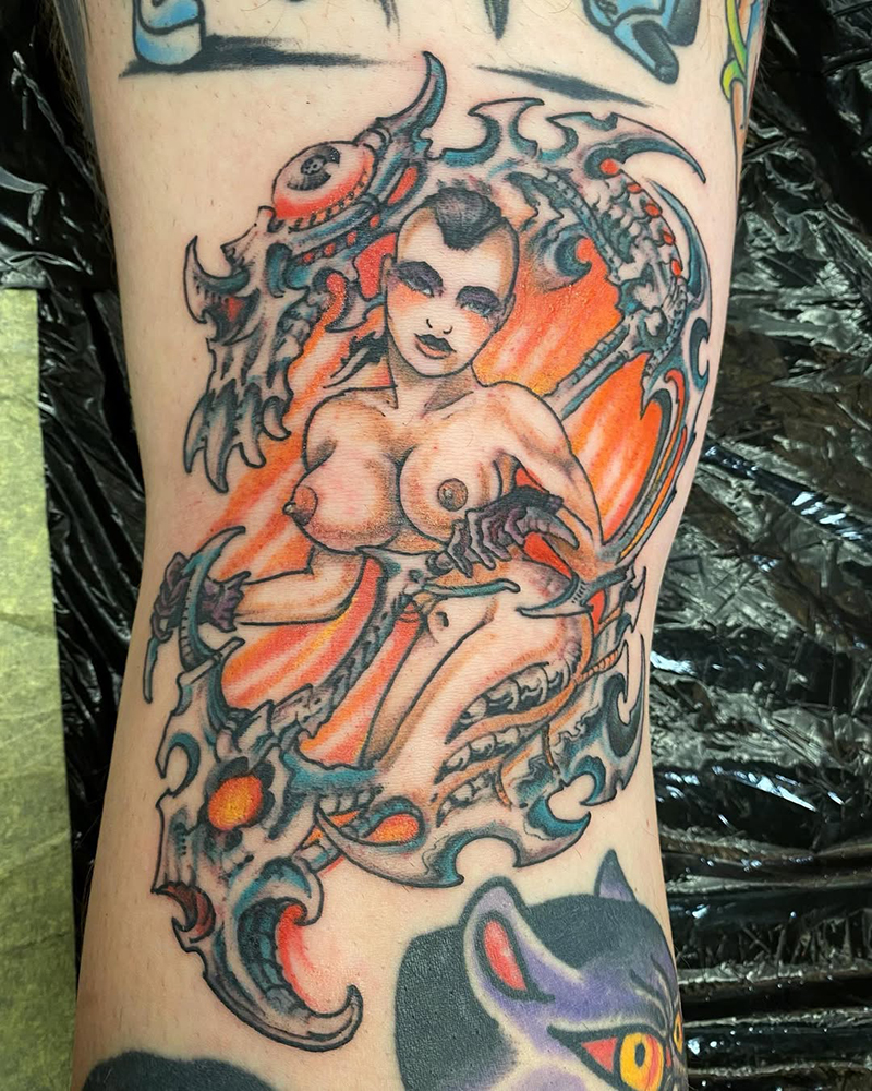 Kalo-traditional-punk-lady-Spider-Web-Tattoo-Berlin