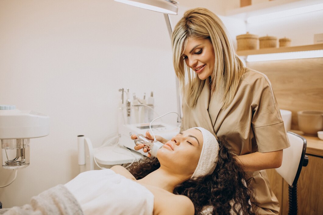 Descubra quais procedimentos estéticos um dentista pode realizar! Explore regulamentações do CFO