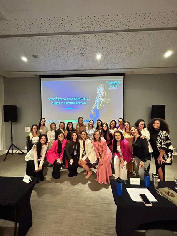 Evento ocorreu no Rio de Janeiro e focou em temas relacionados ao mundo dos negócios, como contabilidade e gestão tributária. 