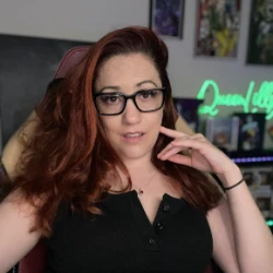 QUEENLILLYX3