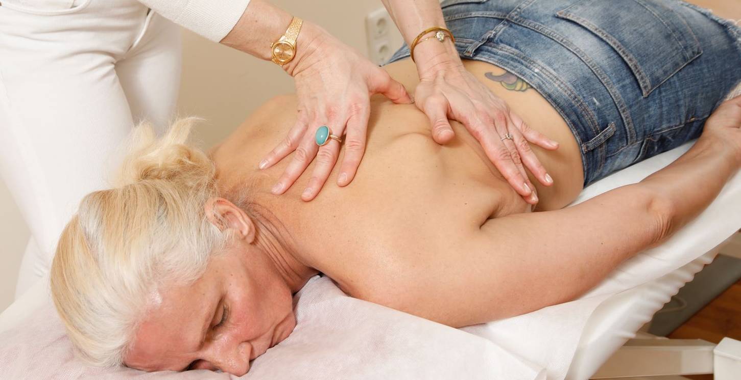 Osteopathische und akupunkturbasierte Behandlung von Rücken- und Nackenschmerzen