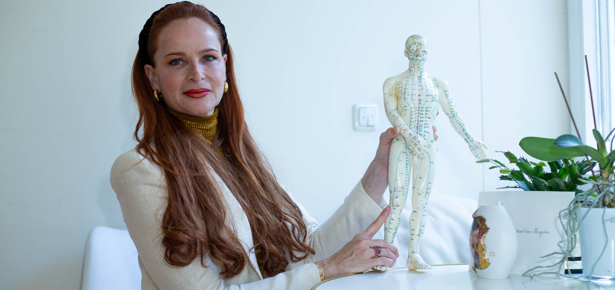 Kombination aus Osteopathie, TCM und Akupunktur bei Nackenschmerzen